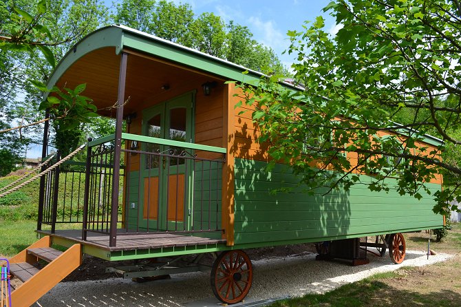 Le paradis des animaux chambre roulotte coublevie